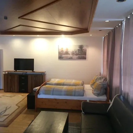 Rubin Hotel *